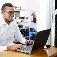 Caso de éxito: Adaptación de equipo servohidráulico para cumplir con ISO 14000 y con el medio ambiente